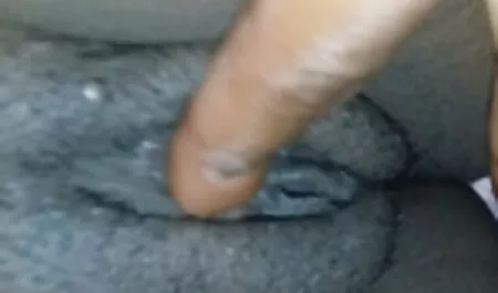 רוכב אופניים ליד סרטים לצפייה ישירה כחולים חינם החוף