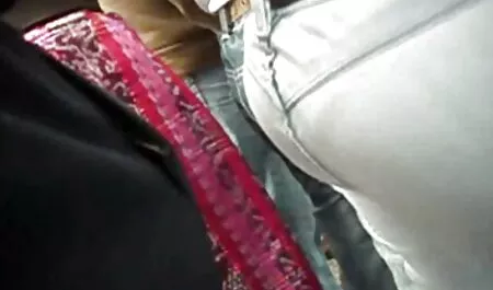 תחת סרטי סקס לצפיה מידית שחור למגף לבן
