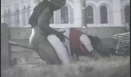 שני ילדים קטנים שנראים מוזר. סקס צפיה ישירה חינם