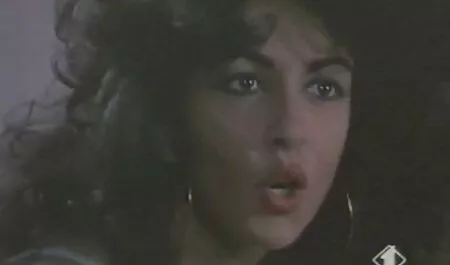 ברונטית סקס צפיה ישירה חינם חמודה על החוף היפה נשאבה