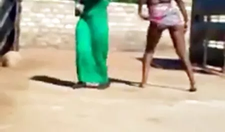 זיון איטי בתחת וניזון סרטים ארוטים לצפיה ישירה מזרע.