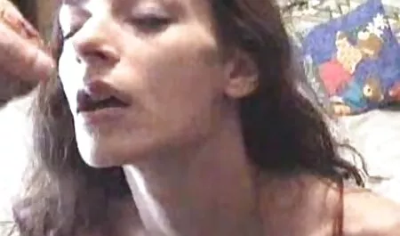 Cumshot החברה על ציצים גדולים צפיה ישירה בסרטי סקס
