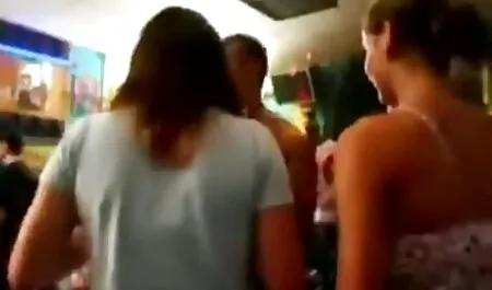 מציצה צפיה ישירה בסרטי סקס חינם במטבח.