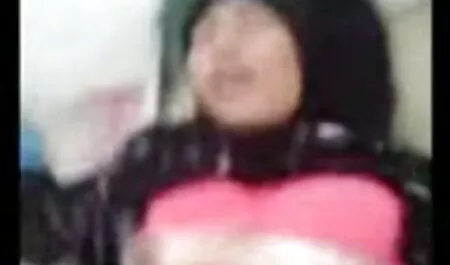 גרביונים רזים סרטי פורנו לצפייה ישירה על ציצים קטנים.