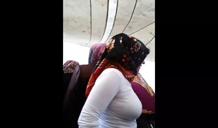בחורה נהנית מזיון אנאלי סרטוני סקס צפיה ישירה קשה.