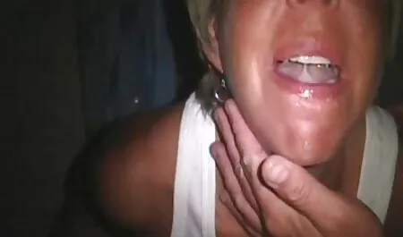 גבר שעיר בכוס בלונדיני במצלמה סרטוני סקס לצפיה חינם