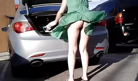 סוניה הרימה סרטי סקס צפיה ישירה חינם את חצאיתה ושתלה בין שפתיה