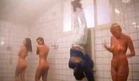 אירנה, הצ ' כיות החמודות, התעניינה במרתפי פורנו. סקס צפיה ישירה חינם