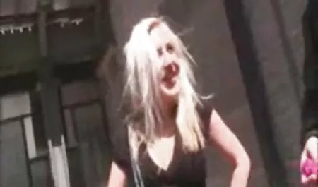 אני מנופף בגניחות. צפייה ישירה בסרטי סקס
