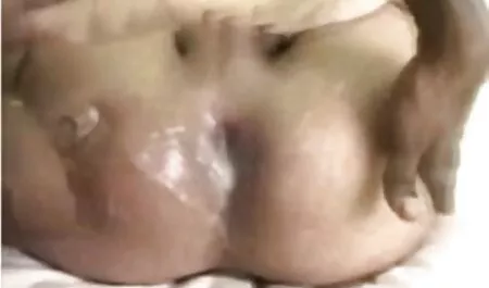 ויברטור ורוד משמח צפיה ישירה בסרטי סקס קשרים שעירים מנדי
