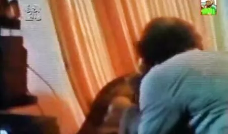 הגניקולוג ישטוף צפיה בסרטי סקס חינם את העור לפני הבדיקה.