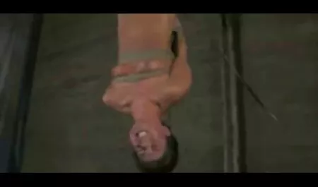 למצוא סרטי פורנו לצפייה חינם חברה צעירה לערב באינטרנט.