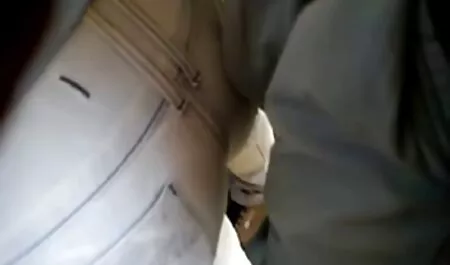 מלקקת כוס של הסלק האהוב שלה. סרטים לצפייה ישירה בחינם סקס