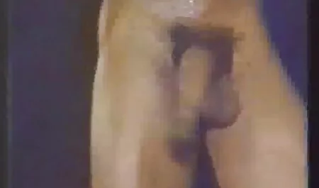 ראה אישה סרטוני סקס צפיה ישירה אחרת הייתה נרגשת והוציא דילדו הנסתר