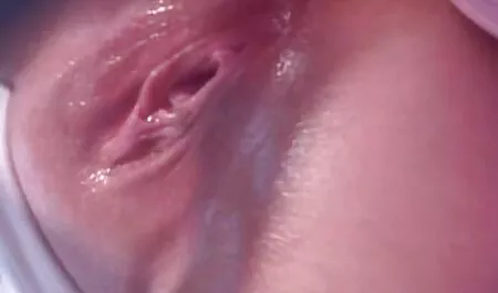 פטיש מצלמות סקס צפייה ישירה חינם בוגר בגרביונים החליט לעשות אנאלי.