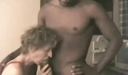 עבודות בבית. סקסלצפייה