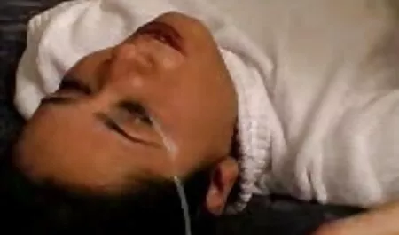 הבחור הזה הוא אשתו של סרטי סקס לצפיה מידית החבר הכי טוב שלך עם סרטן.
